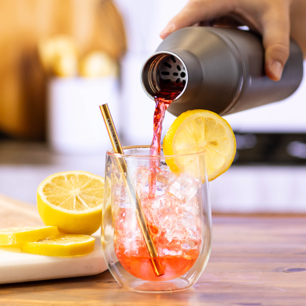 cocktail-shaker-lid-e7 Cocktail_Shaker_lifestyle_1_0f873eef-26b9-477a-b301-4dde25c00201.png